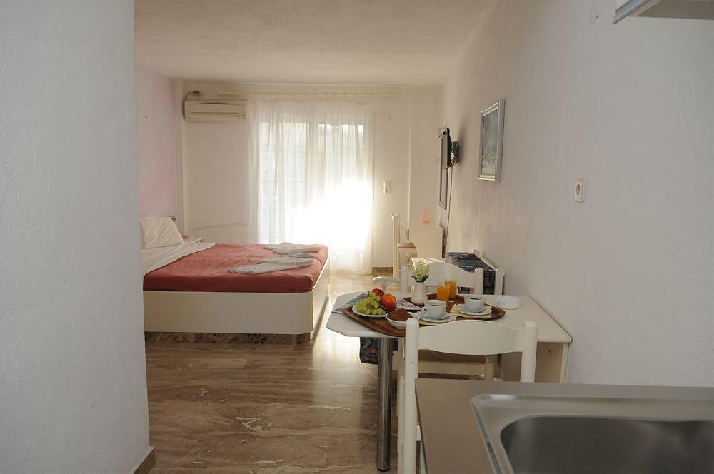 Pegasus Hotel Hanioti Bagian luar foto
