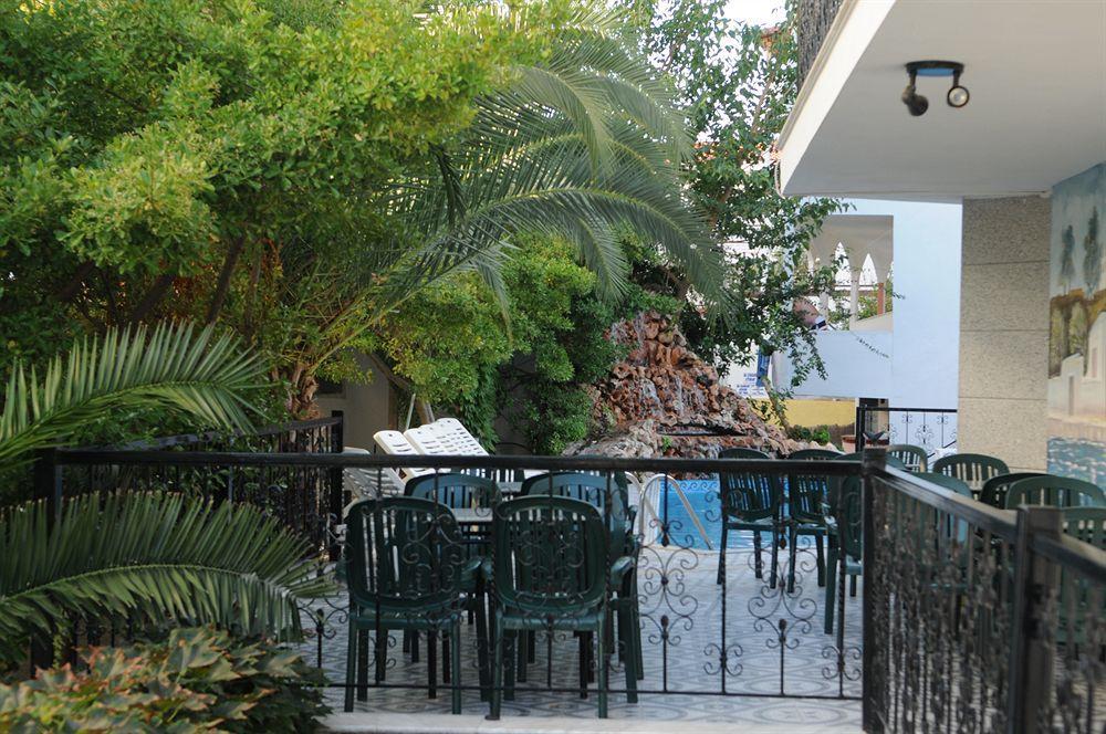 Pegasus Hotel Hanioti Bagian luar foto